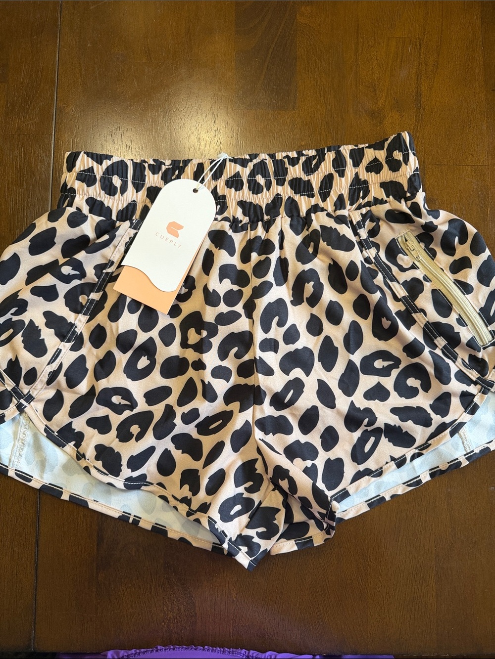 Cueply Leopard Print Elastic Waist Shorts NWT size small.